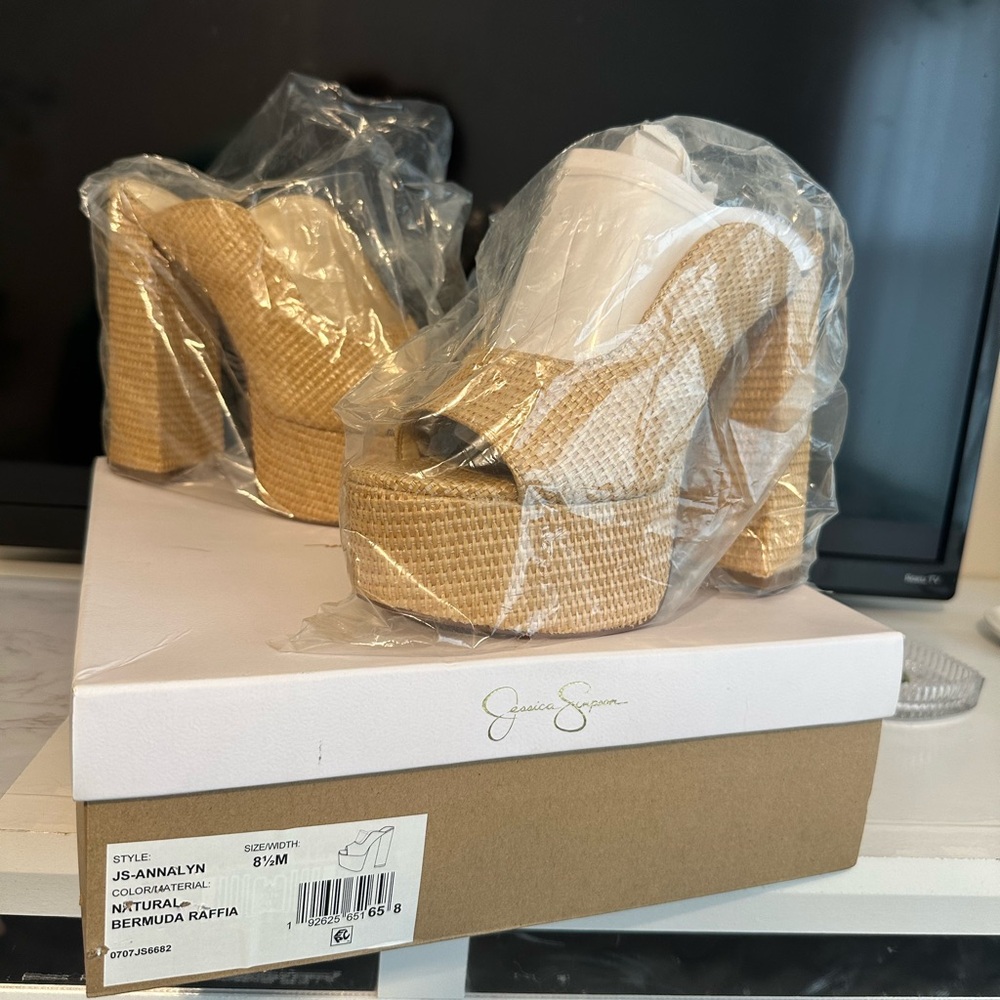 Jessica Simpson Cream Wedge Heels